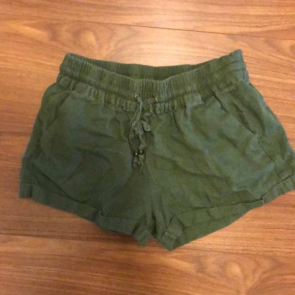 Olive green short size M